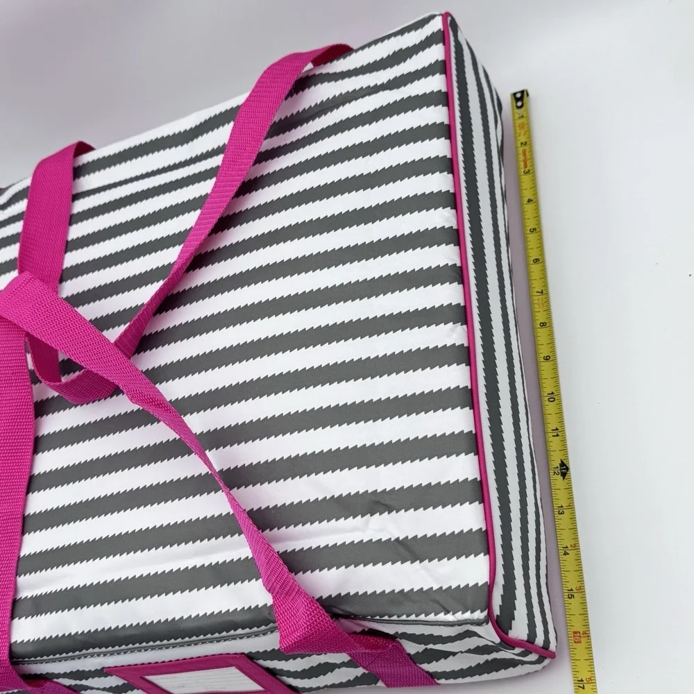 NEW! Thirty One Pack-A-Party Tote Bag Large Thermal Insulated Grey Wave Chevron